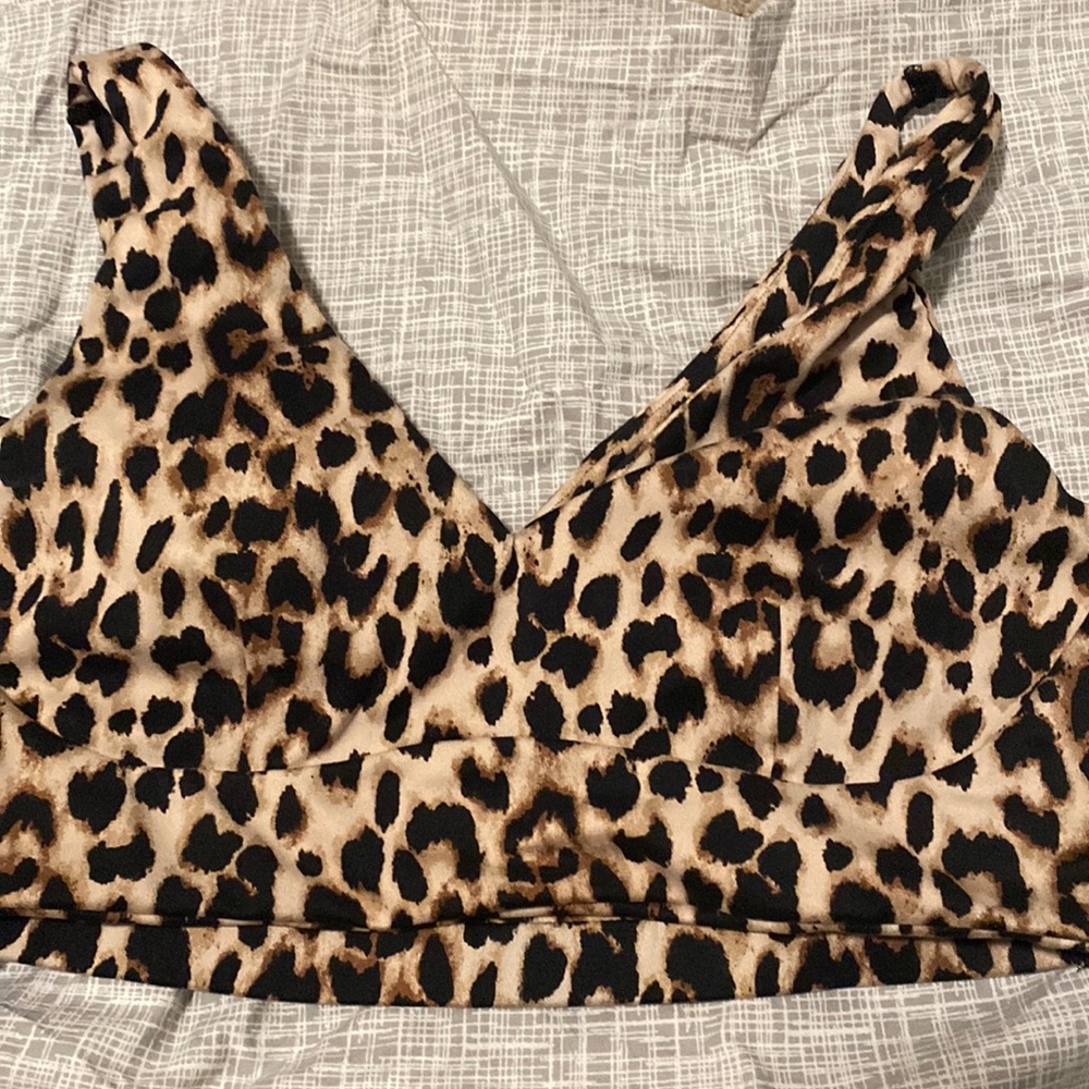 Victoria Secret leopard print sports bra
